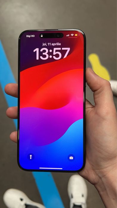 Vând iphone 15 pro max