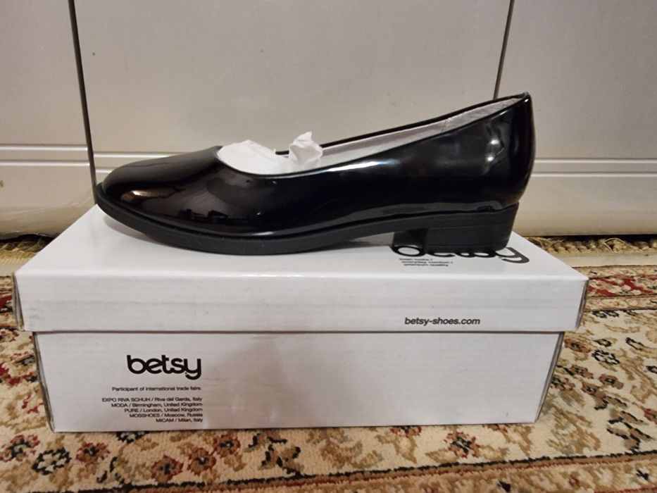 Туфли лаковые школьные