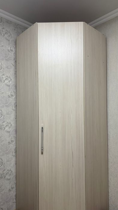 Продам шкаф угловой