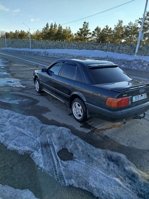 Ауди 100  в идеальном состоянии