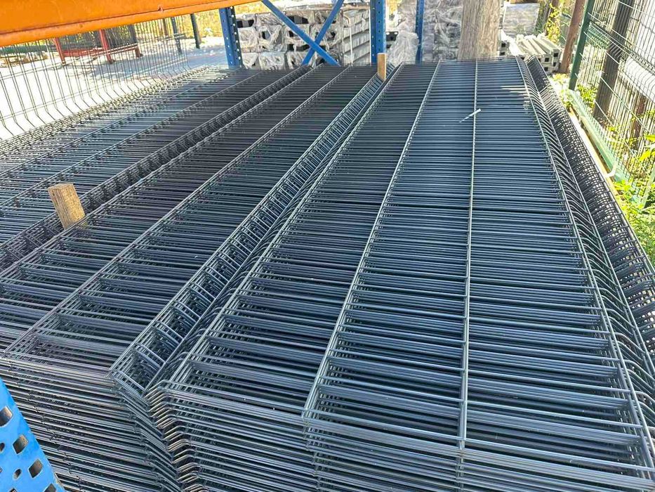 Ограда. Метални оградни пана и колове. Мрежа с декорация. Ниски цени!