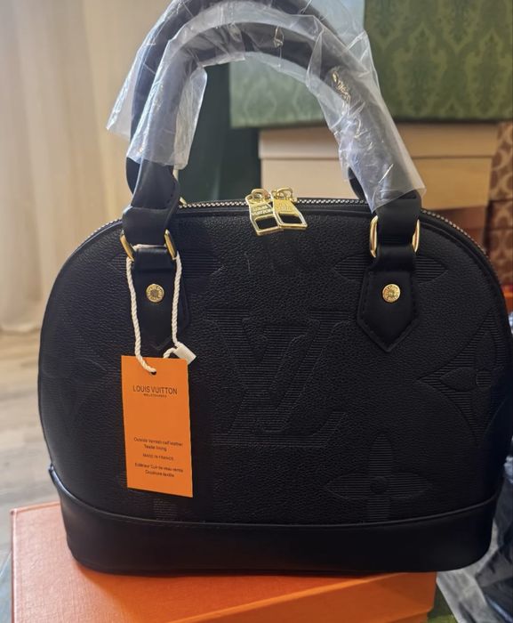 В наличии все сумки