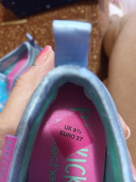 Adidasi fetite și băieți noi