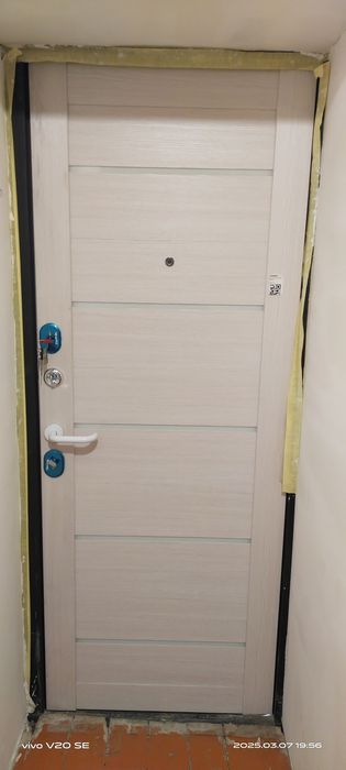 Новые дверные нажимные ручки «Vantage V0190(-WH)», с креплениями, 2025