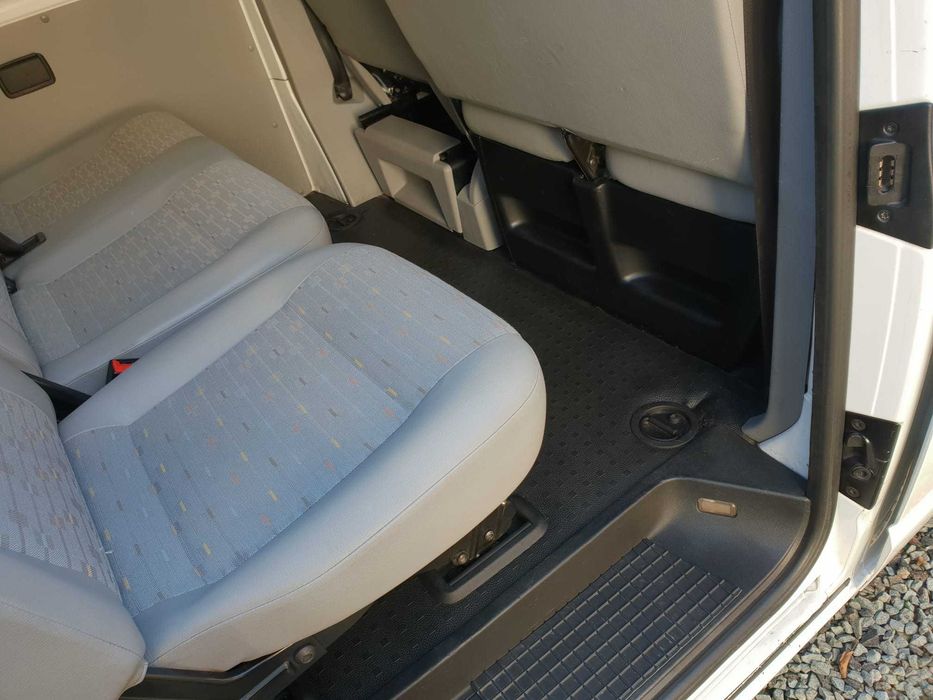 VOLKSWAGEN Transporter 2011 — imagine 5