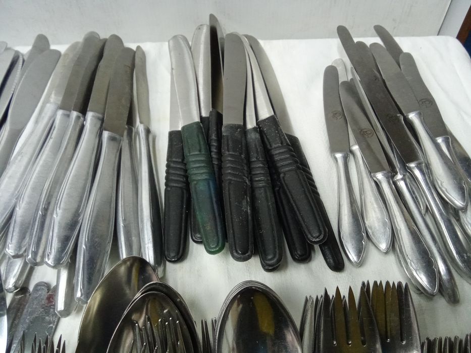 Ретро прибори за хранене