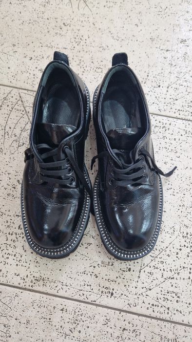 Лоуфъри от естествена лак