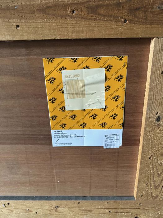 Stoc piese JCB originale – lot mare – oportunitate revânzare