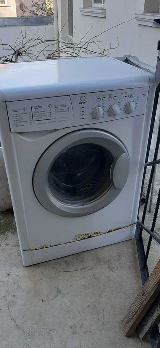 Автоматична преалня Indesit Lisa XL12