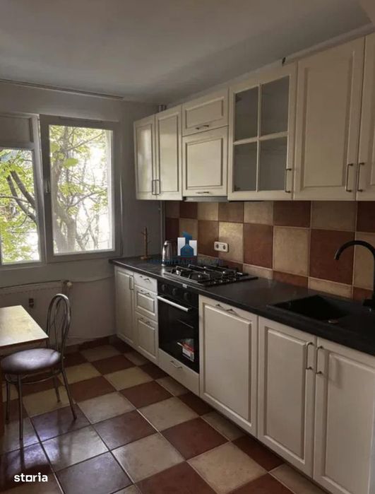 Inchiriere Apartament 3 Camere Decomandat Emil Racovita