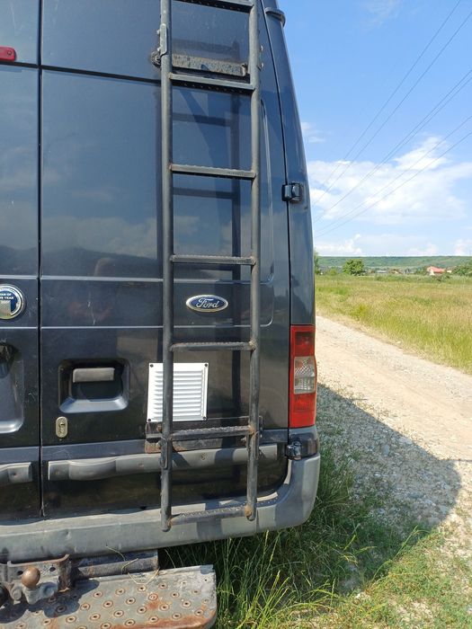 Ford tranzit 2.2 tdci  2010