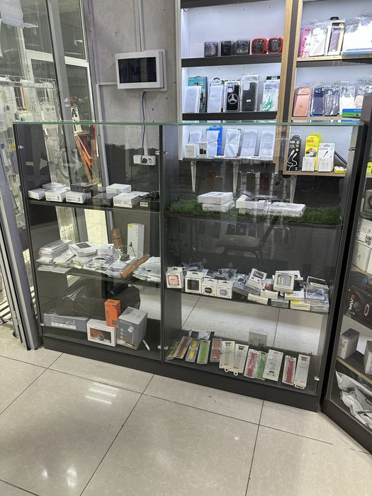 Vitrina telfon aksesuar sotilgan