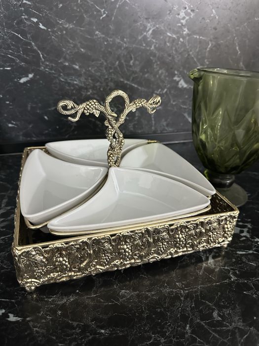 Менажница и кувшин .