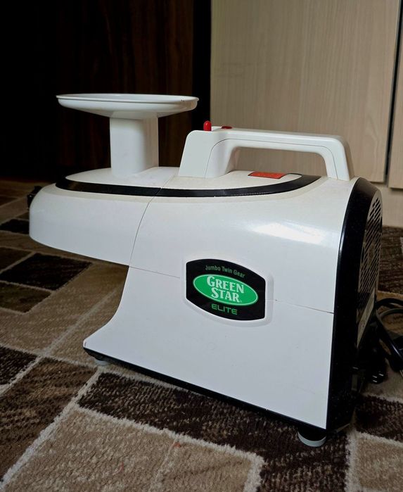 Шнековая горизонтальная соковыжималка