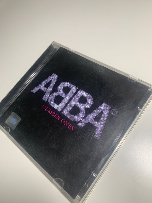 Диск на ABBA, Number Ones, Нов