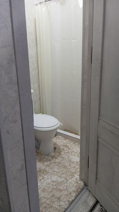 Srochna 2 xonali kvartira sotiladi!