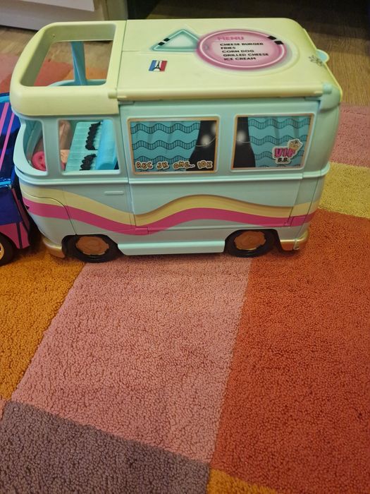 2maşini LOL cu 2papusi LOL