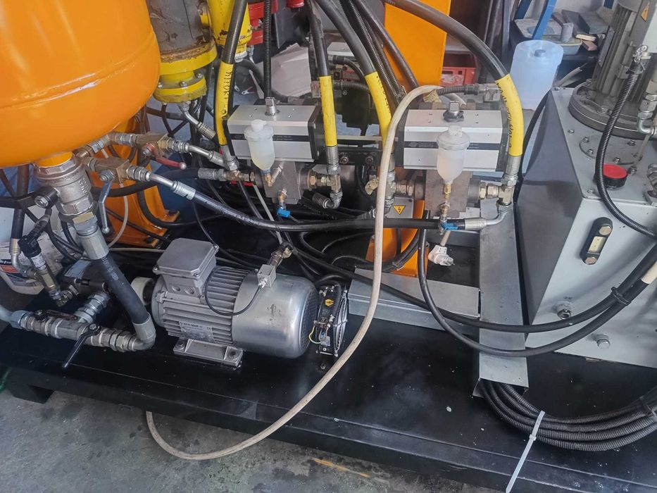 Masina poliuretan RPMA Italia HP5 capacitate 3-18 kg/ min, 2 culori
