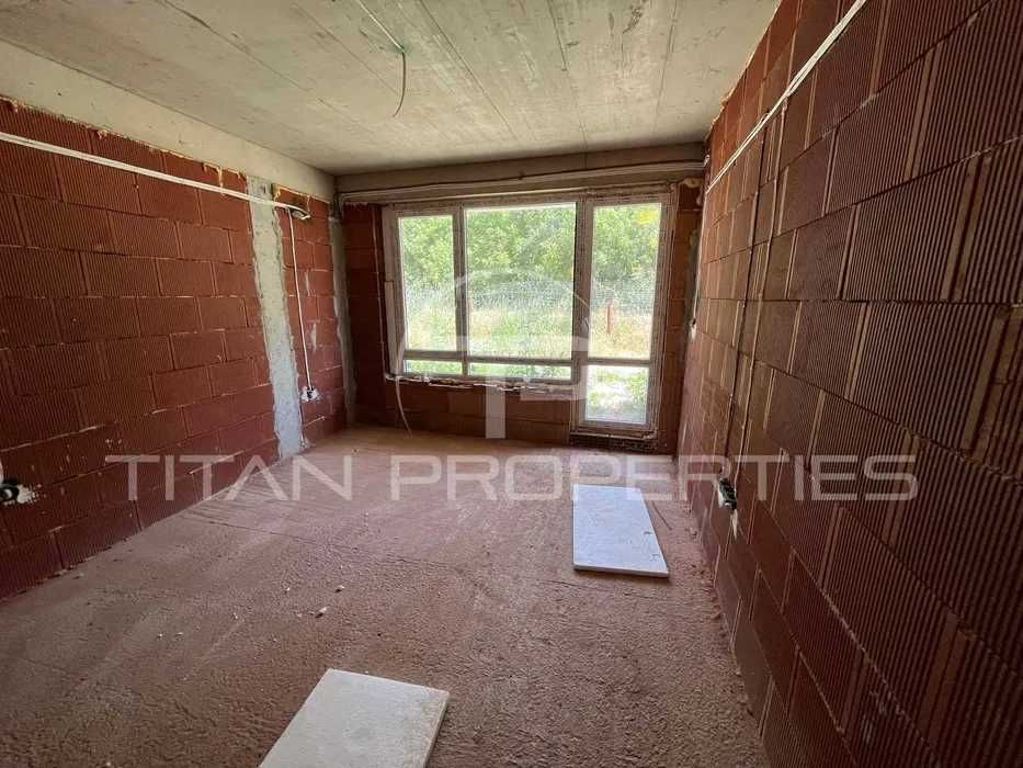 Продава се Тристаен апартамент в Пловдив, Остромила - 104 кв.м за 894 €/кв.м - Снимка #3