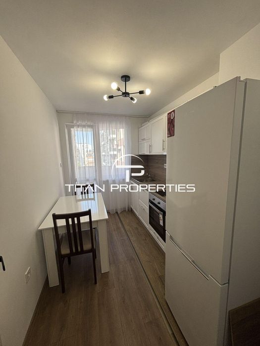 Дава се под наем Тристаен апартамент в Бургас, Възраждане - 100 кв.м за 612 € - Снимка #3