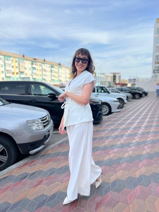 Двойка, в белом цвете