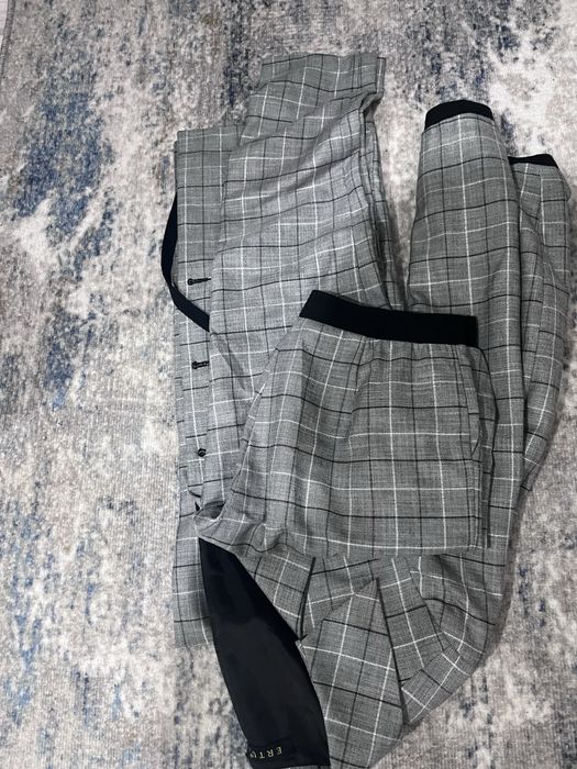 Отдам бесплано брючной костюм