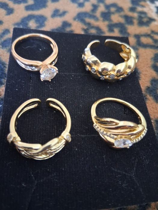 Позлатени обички и пръстени