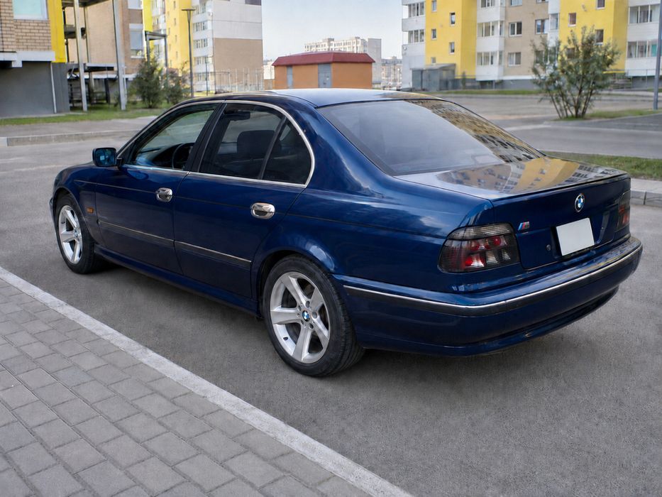 Продам BMW 528I