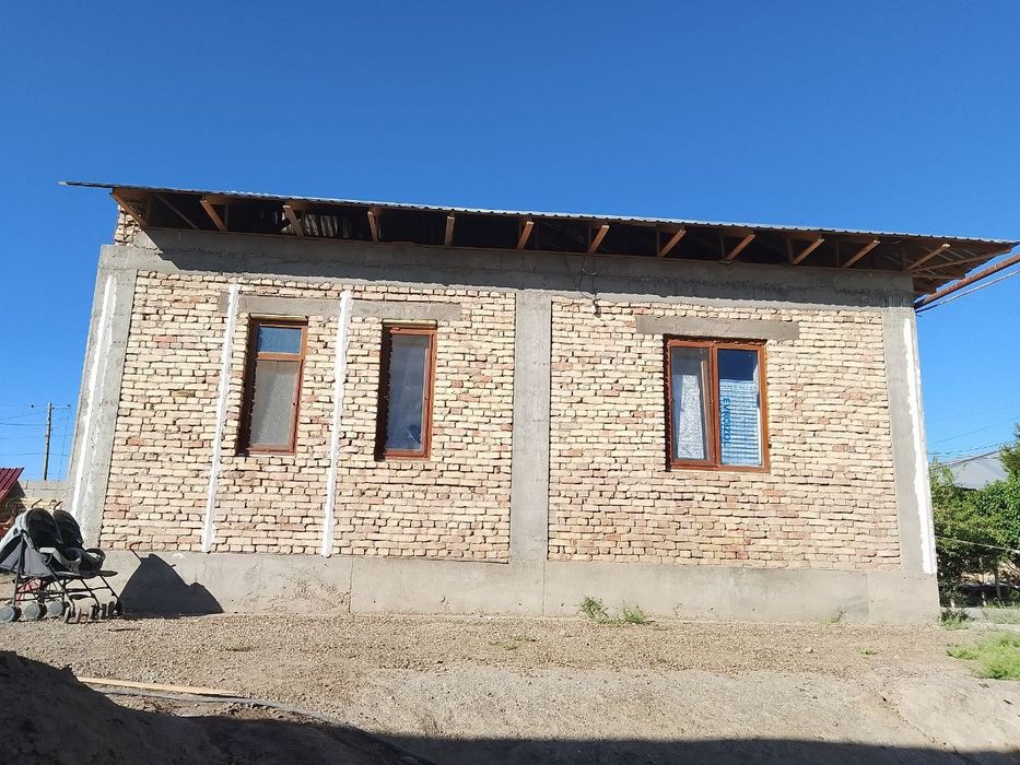 4 sotiqlik uy sotiladi srochni yana kelshtrib berladi