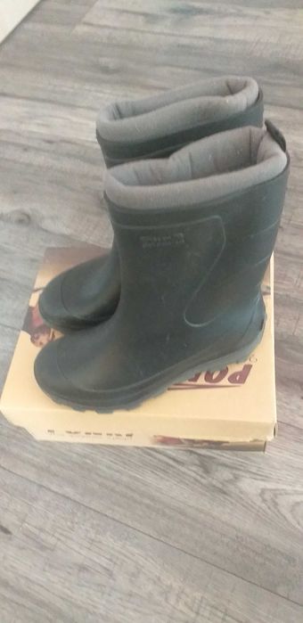 детски ботушки 31/32 номер-25лв.