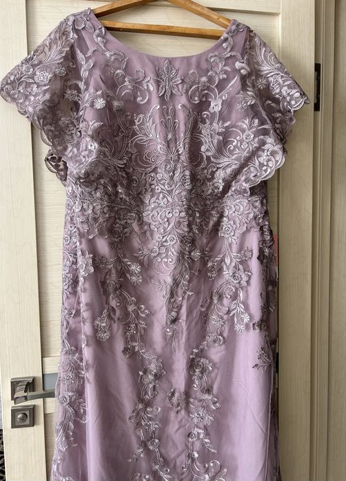 Вечернее платье для женщины новое