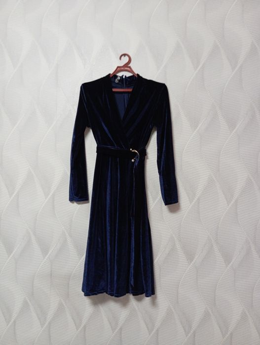 Срочно продам хорошие платья