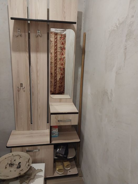 Продам прихожку маленькую