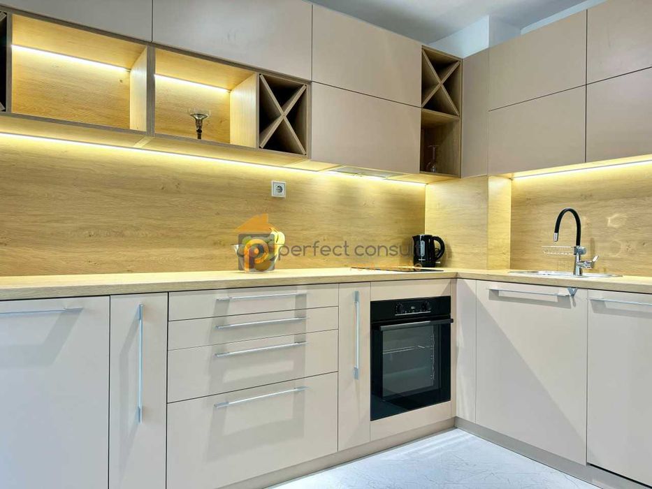 Дава се под наем Двустаен апартамент в Пловдив, Център - 62 кв.м за 475 € - Снимка #4