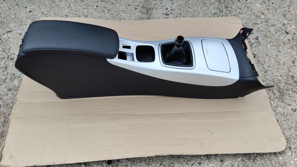 Cotieră consola centrala Renault Laguna 3