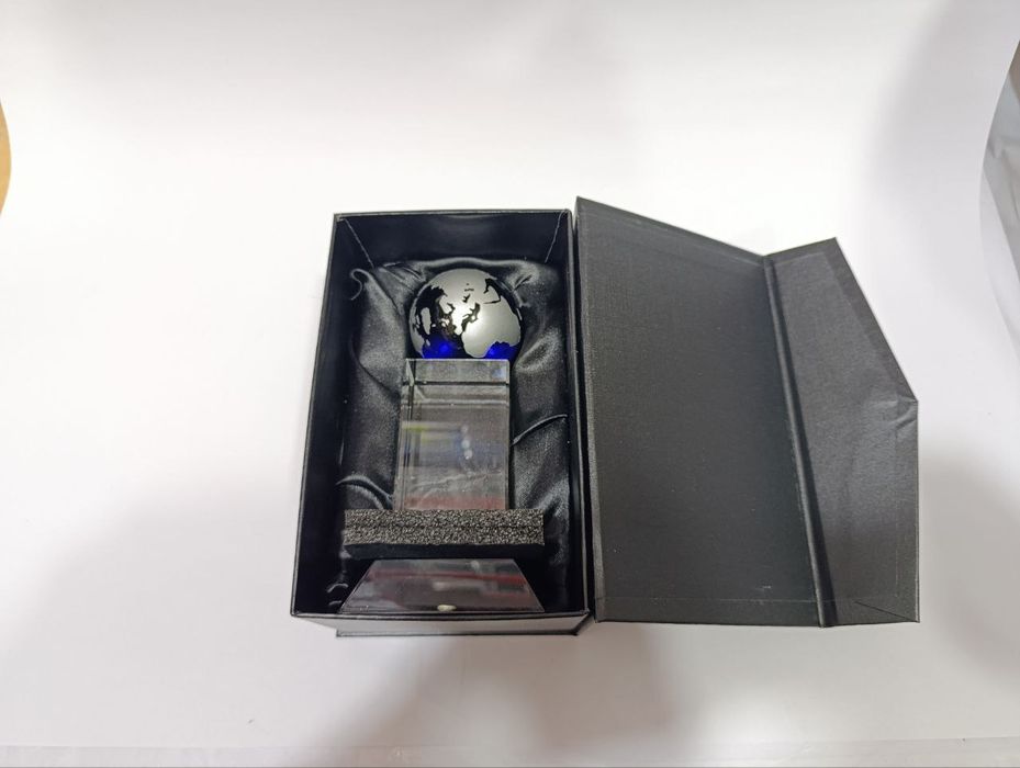 Статуэтка стеклянная