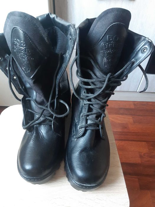 Ботинки с высокими берцами