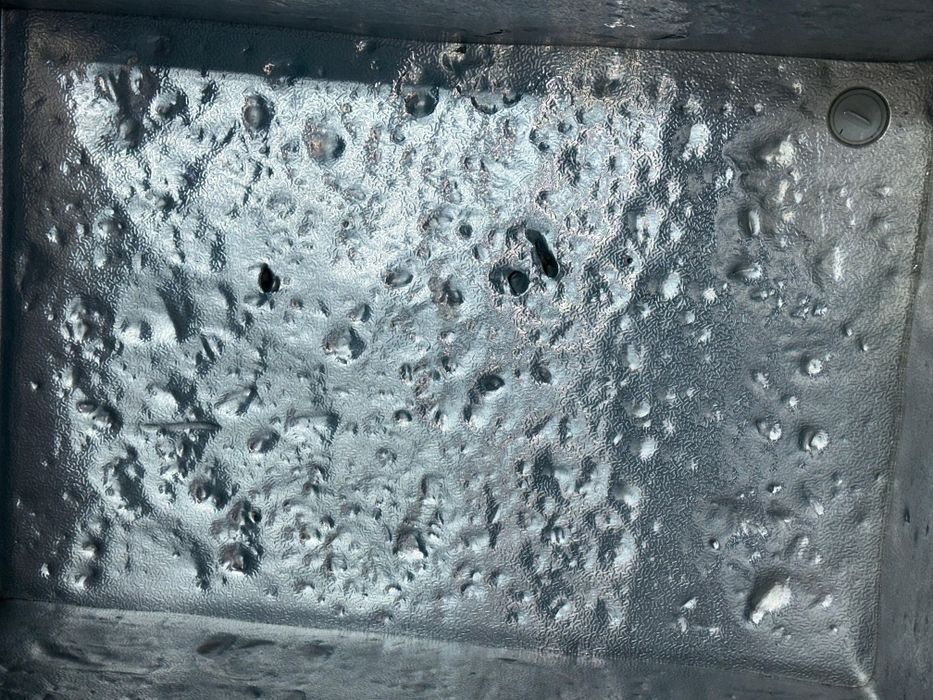 Продаём морозильник.
Полностью рабочий, хоет про