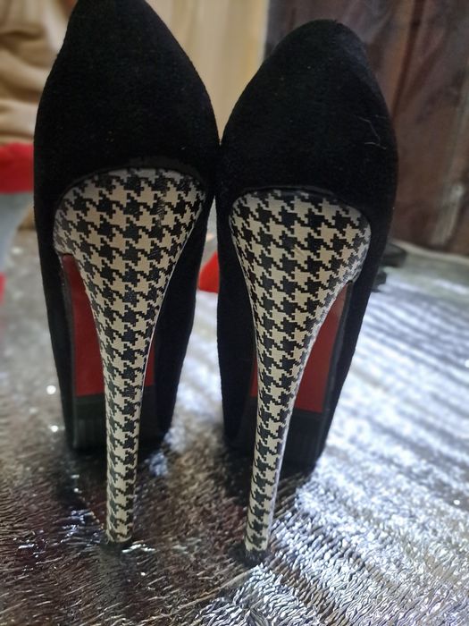 Туфли на высоком каблуке