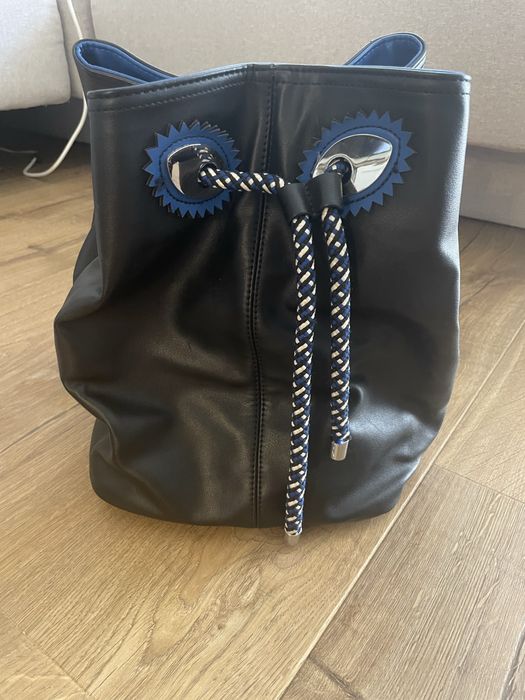 Черна кожена раница