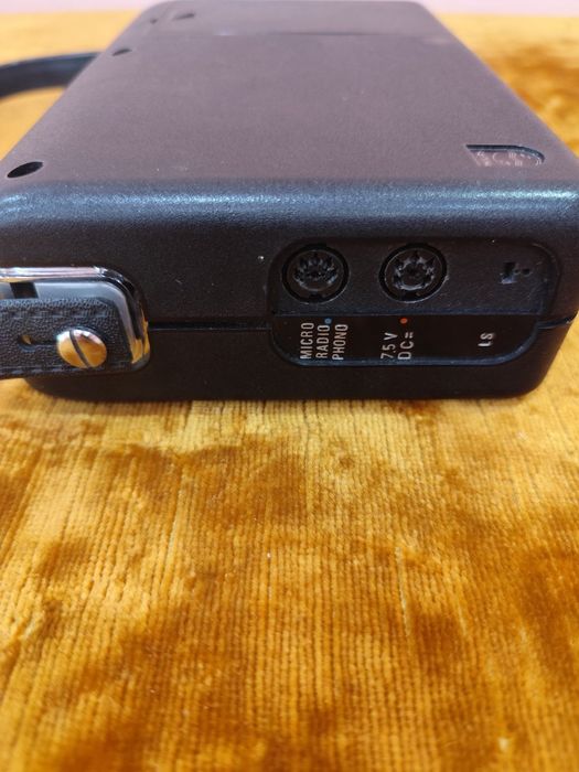 Продавам касетофон FHILIPS.