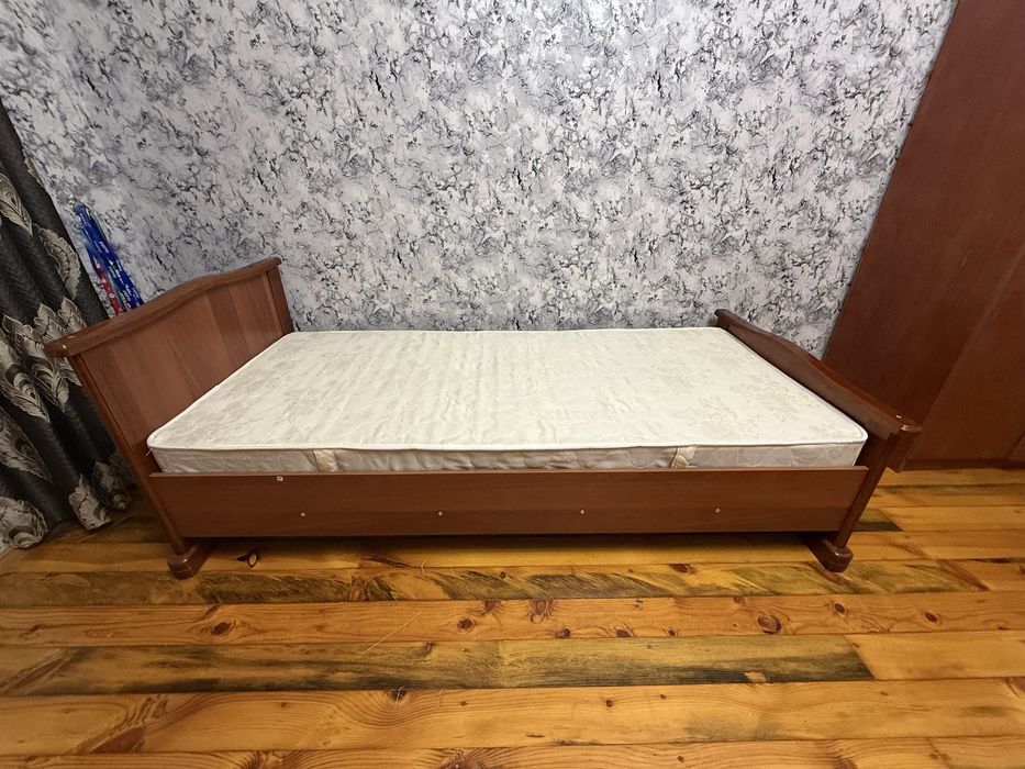 Односпальная кровать