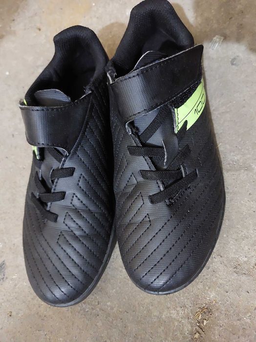 Футболни обувки,33-34 номер