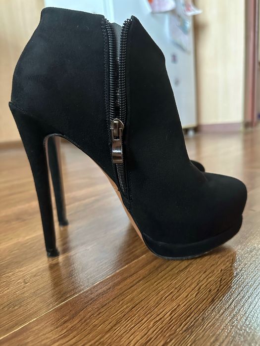 Ботильоны на каблуке