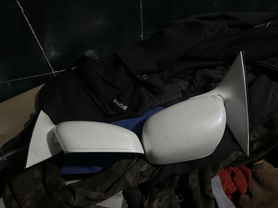 Продам задние фонари и зеркала