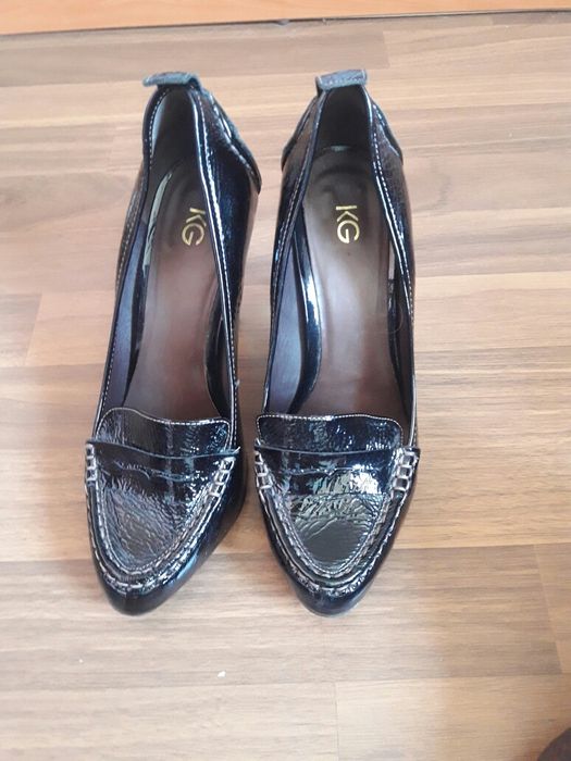 Обувки на висок ток