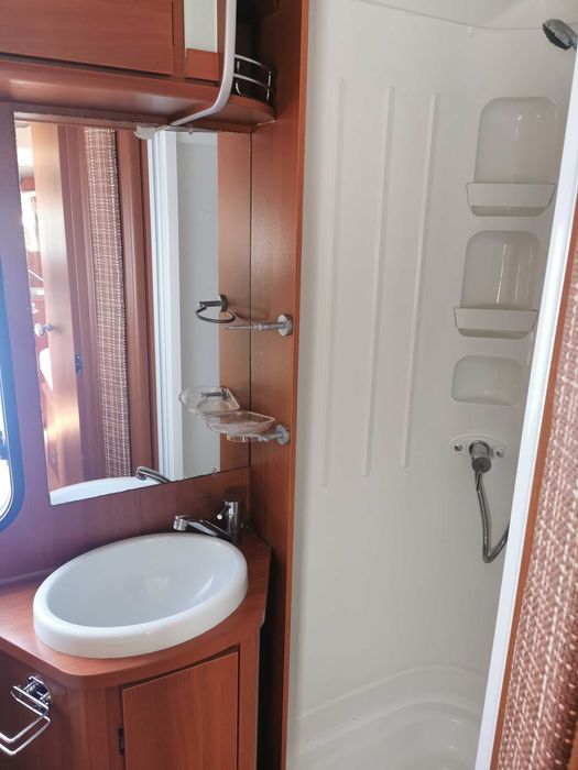 Vând autorulotă an fabricație 2011