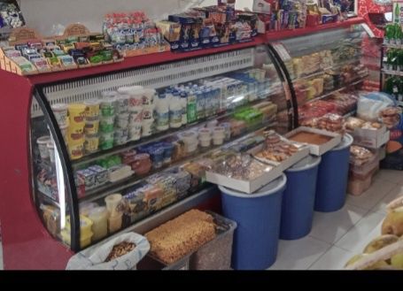 Халаделник витирина сотилади