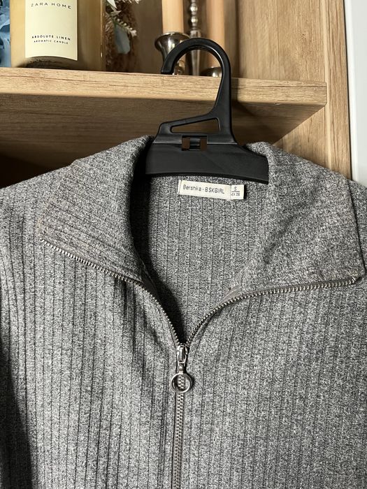 Bluza bershka marimea s