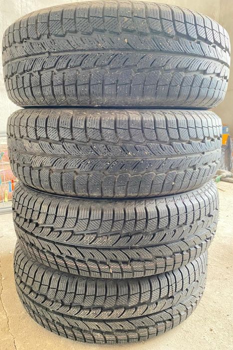 Продам шины R15 205/65